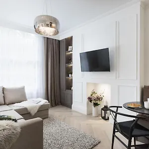 Tanner Row Apartment